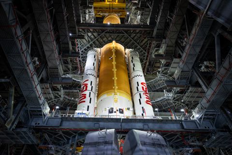 NASA, Ay üssü kuracak