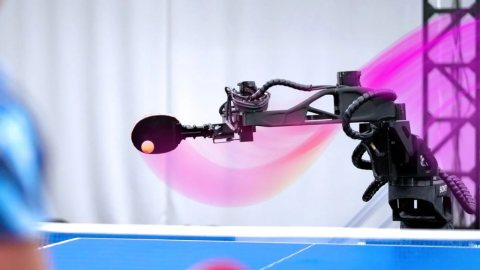 Sony’nin geliştirdiği robot sınırları zorluyor