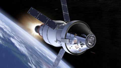 NASA Artemis 2 Ay'a en yakın geçişini yapıyor