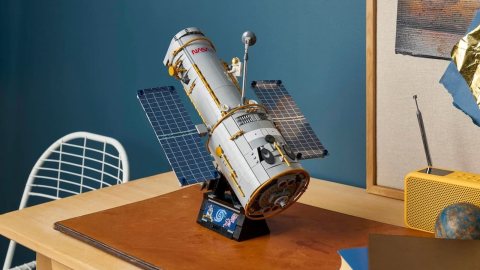 LEGO Hubble