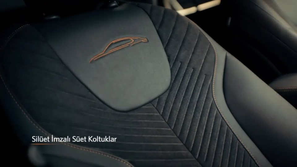 Kehribar Serisi'nin silüet imzalı koltukları ve özel döşeme ayrıntıları.