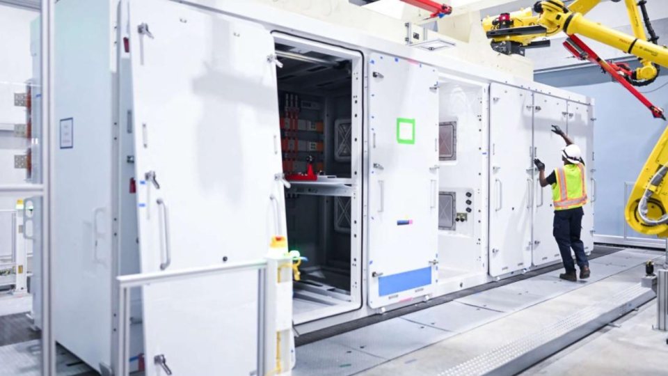 Tesla'da gelir yerinde saydı, kâr geriledi