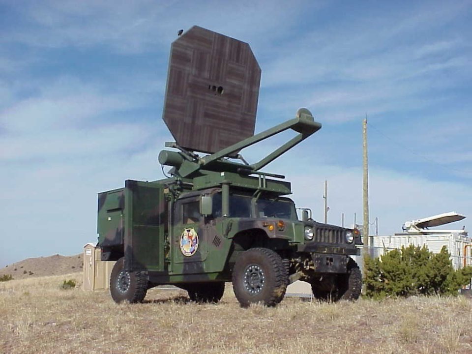 Humvee üzerine yerleştirilen Active Denial System prototipi.
