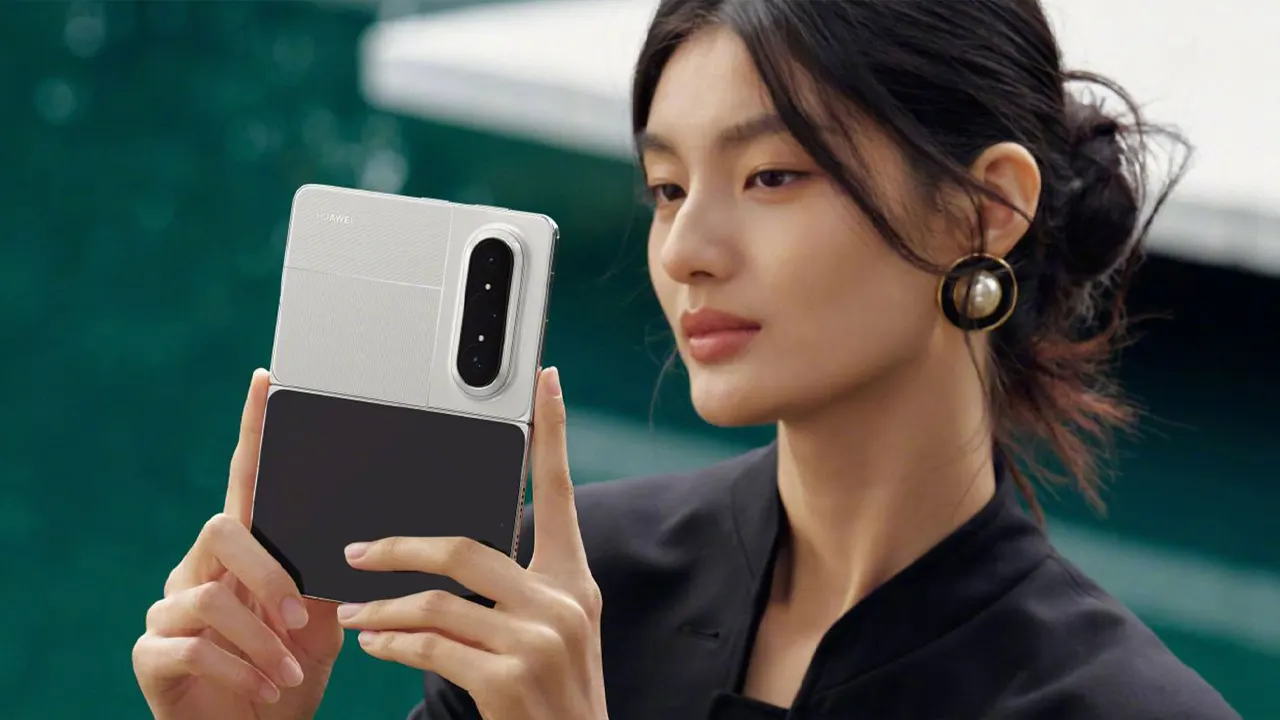 Huawei Pura X Max katlanabilir telefon