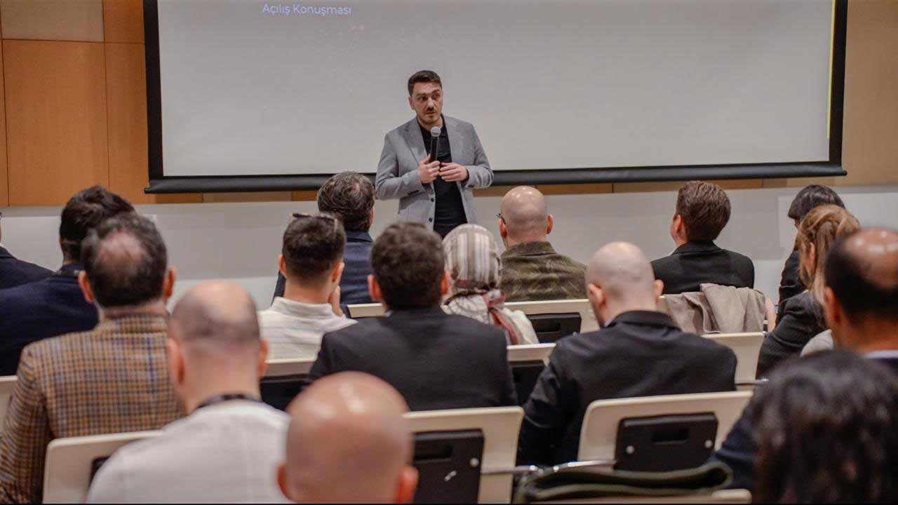 YTÜ Yıldız Teknopark Genel Müdür Yardımcısı Yusuf Emre Holoğlu