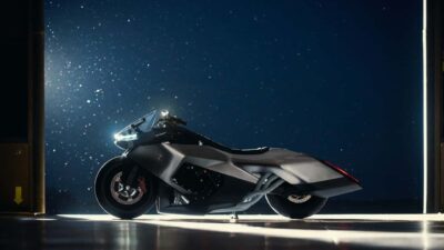 BMW Motorrad, süpersonik Concorde uçağından ve 1.800 cc'lik canavarca sıralı