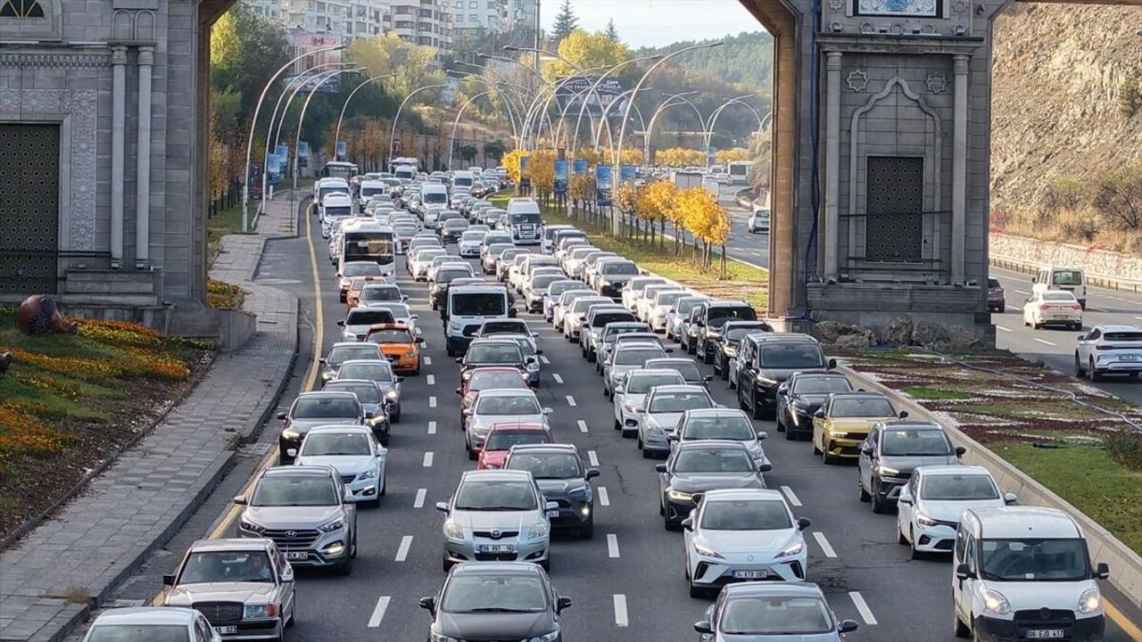 İçişleri Bakanlığı, sosyal medyada hızla yayılan ve araçlarda pense, tornavida