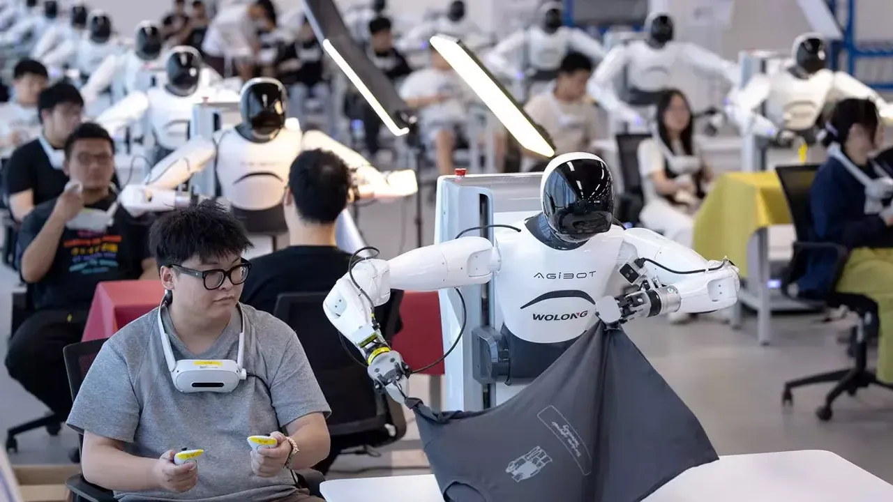 Çin insansı robotların fabrikalarda, evlerde ve yaşlı bakımında otonom çalışabilmesi