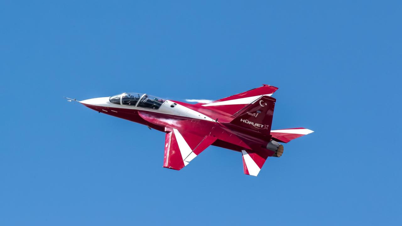 Türkiye'nin ilk yerli jet uçağı HÜRJET, gökyüzündeki rüştünü ispatladıktan sonra