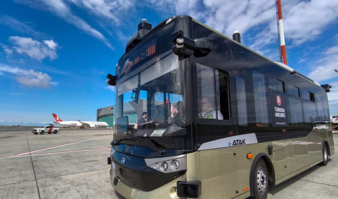 Karsan’ın sürücüsüz otobüsü İstanbul Havalimanı’ndaki testlerden tam not aldı Karsan’ın seri üretim ilk seviye 4 sürücüsüz otobüsü Otonom e-ATAK,