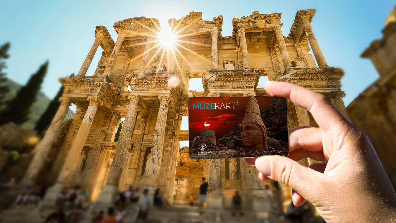 Kültür ve Turizm Bakanlığı'nın dijital dönüşüm hamlesi kapsamında T.C. kimlik
