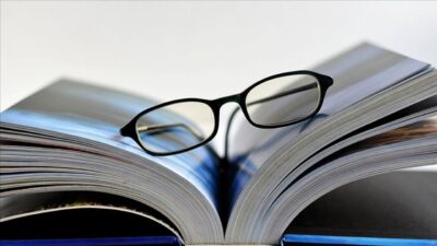 Yapay zeka entegrasyonuna sahip akıllı gözlükler, dünya genelindeki üniversitelerde kopya