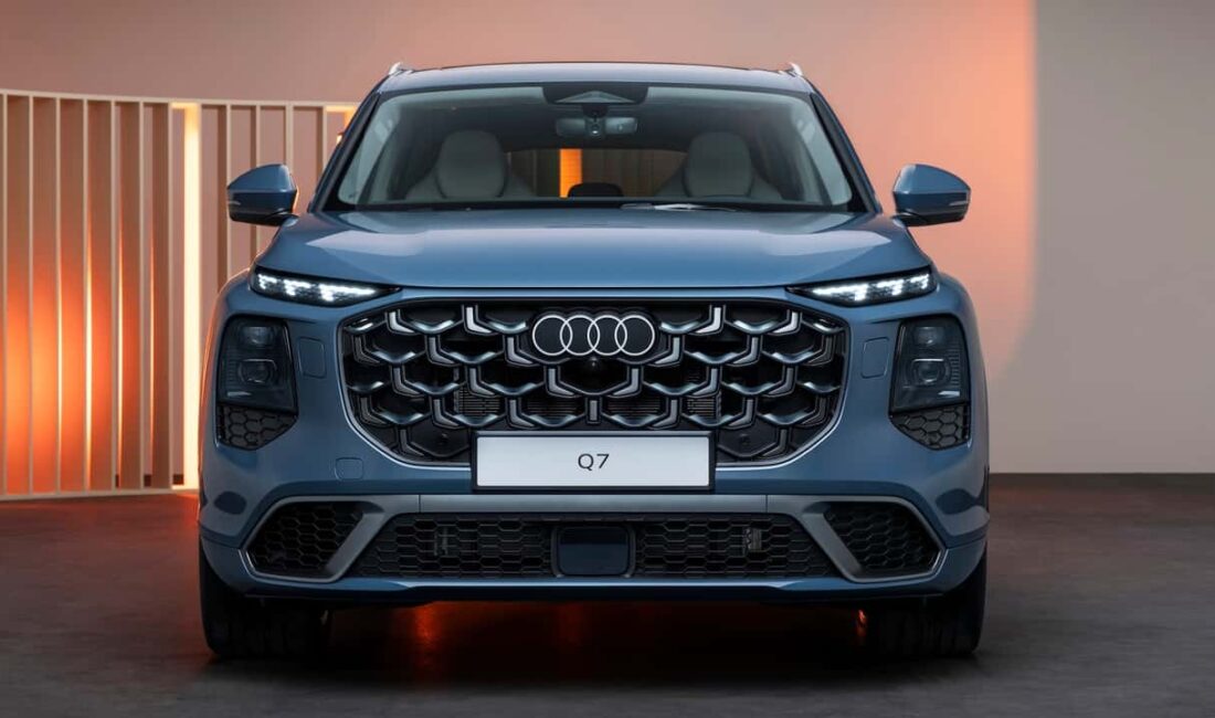 Audi sürücünün bayılması durumunda aracı güvenle yol kenarına çekebilen acil
