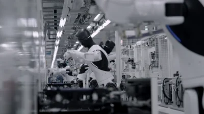 Çinli robotik girişimi Agibot tarafından geliştirilen insansı robotlar, gerçekleştirilen altı