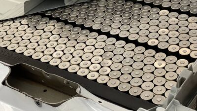 Cambridge Üniversitesi liderliğindeki araştırmacılar, lityum iyon bataryalara sabit ve uygun