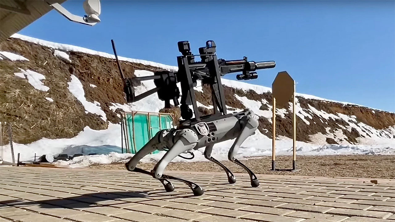 İnsansı robotlar silahlarla donatılmaya başlandı