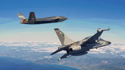 Bayraktar KIZILELMA, İtalyan savunma şirketi Leonardo imzasını taşıyan M-346 askeri