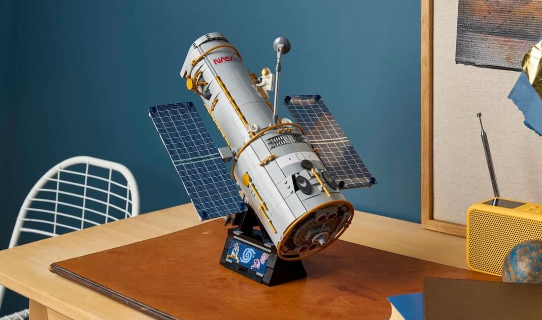 Astronomi tutkunlarına büyük sürpriz: LEGO Hubble seti raflardaki yerini aldı LEGO, evrenin en ünlü teleskopu Hubble'ı minik parçalarla yeniden yaratarak