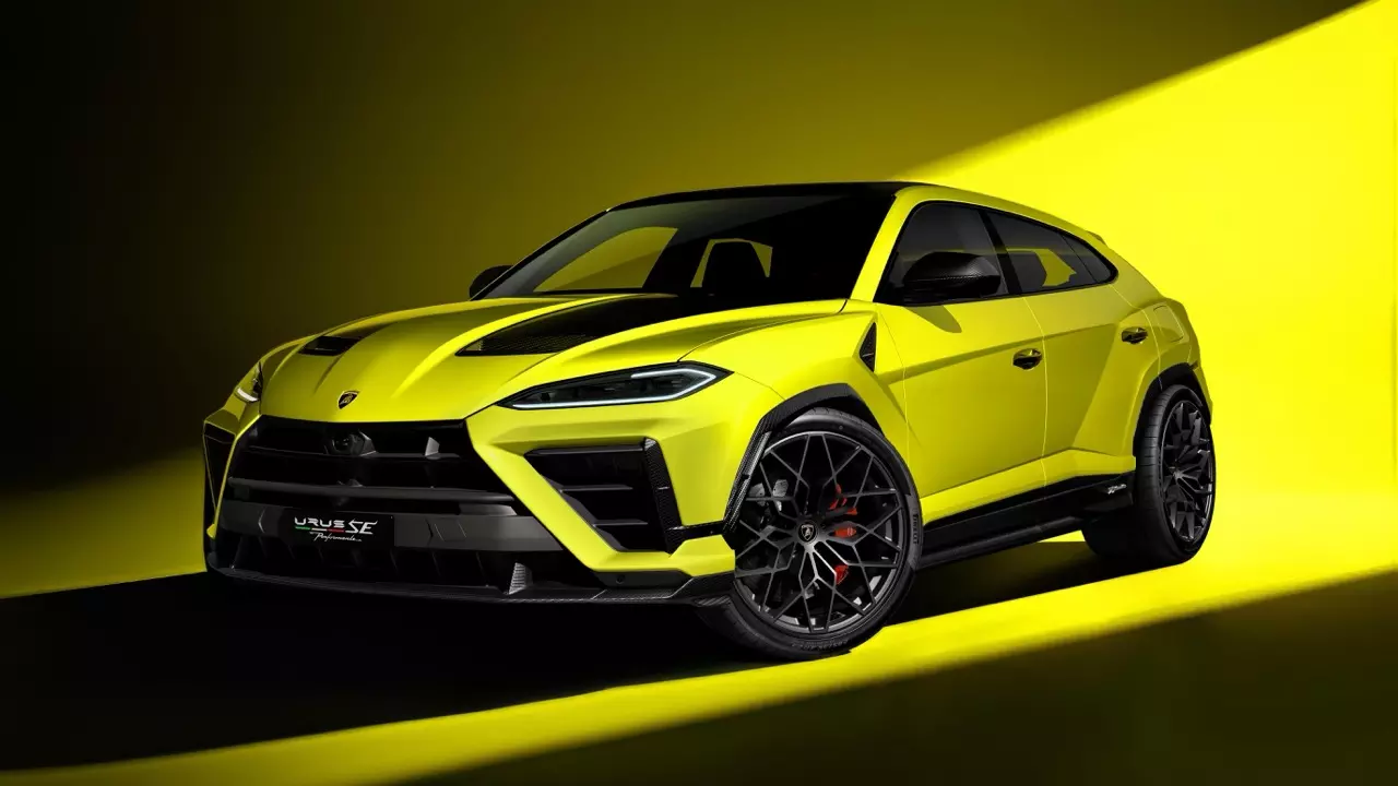 Vietnamlı içerik üreticileri, eski bir Nissan otomobil şasisi, çamur kalıplar