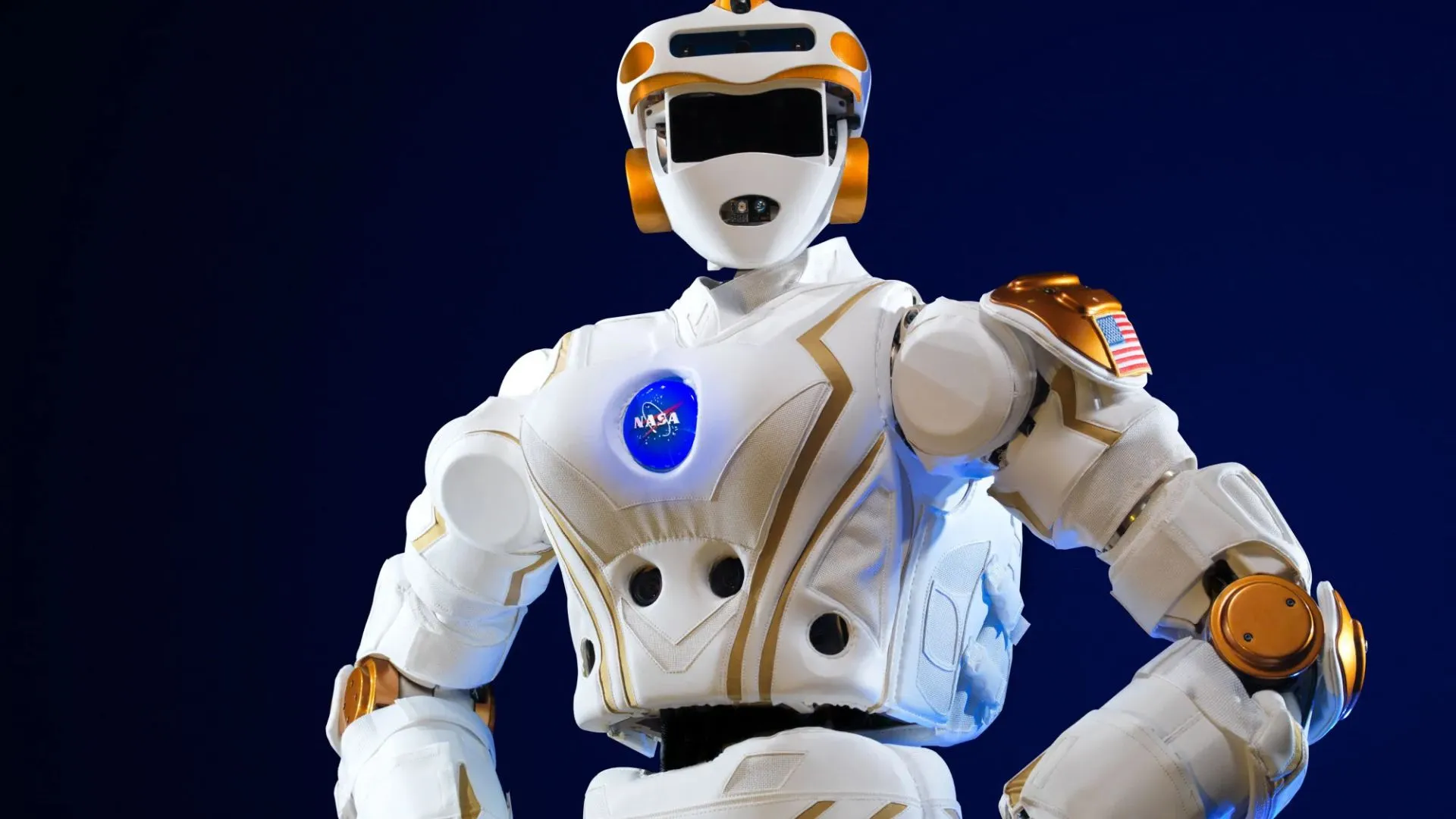 NASA, astronotların görev yükünü hafifletmek ve uzay araştırmalarında onlara destek