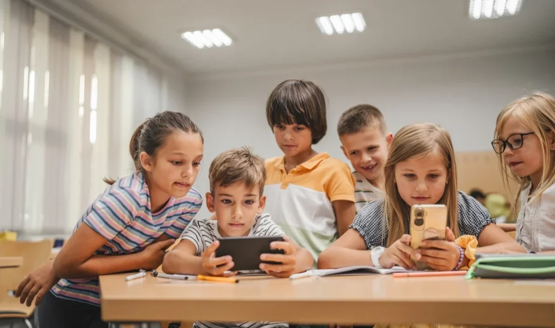 Instagram, TikTok ve YouTube mercek altında: Sosyal medyadaki çocuk güvenliği önlemleri sınıfta kaldı Northeastern Üniversitesi tarafından gerçekleştirilen kapsamlı bir araştırma, sosyal medya devlerinin