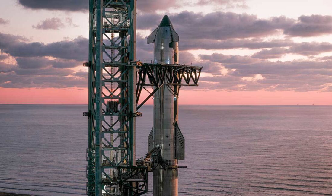 SpaceX, Pentagon ile 1,6 milyar dolarlık sözleşme imzaladı ABD Uzay Kuvvetleri, askeri haberleşme ve füze takip uydularını yörüngeye