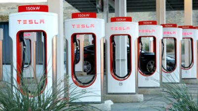 Tesla Türkiye, elektrikli araç kullanıcılarının batarya dolum maliyetlerini doğrudan etkileyecek