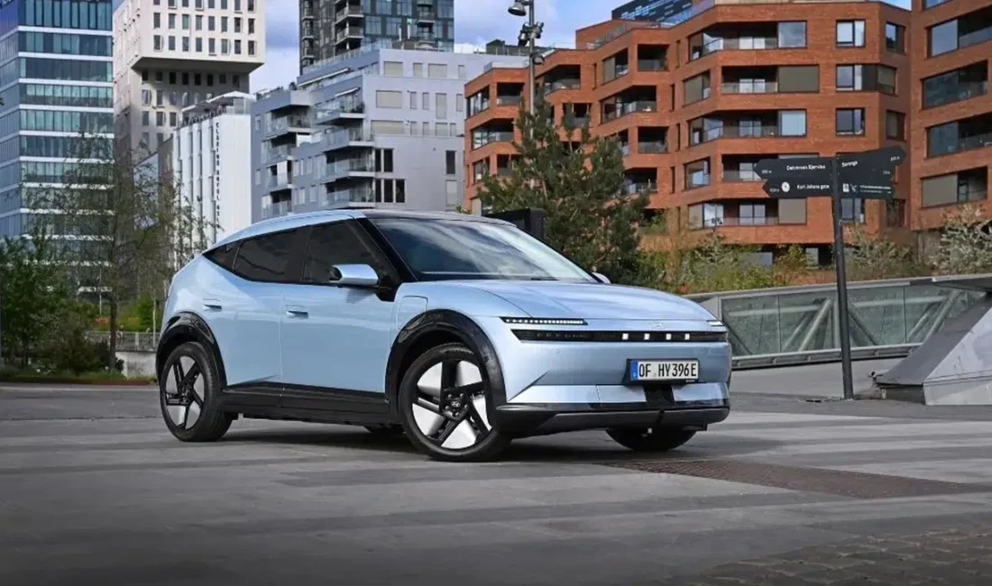 Hyundai, minimalist tasarımıyla öne çıkan uygun fiyatlı yeni elektrikli modeli