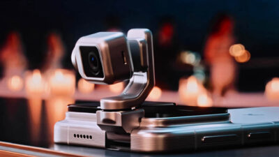 Honor, arka gövdesine entegre edilen hareketli titanyum gimbal kamera sistemi