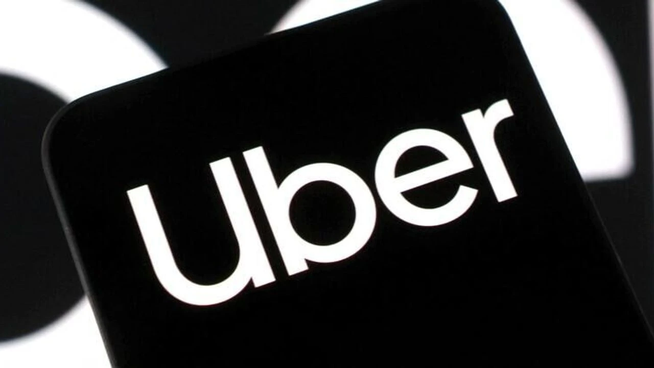 Uber, 13-17 yaş arası gençlerin gerçekleştirdiği yolculukların ebeveynler tarafından canlı