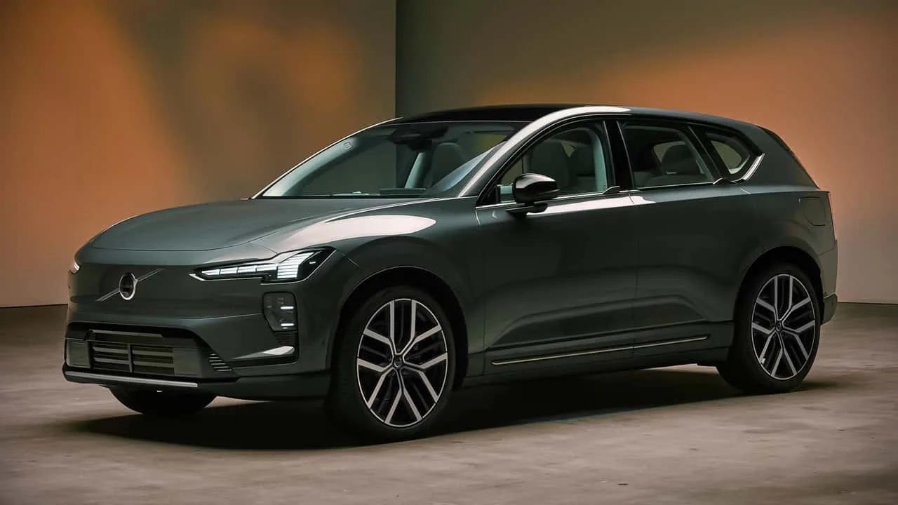 Volvo, elektrikli modellerine eklediği yeni araçlar arası güvenlik sistemiyle yoldaki