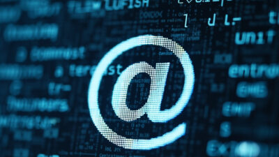 Yapay zeka modellerini eğiten teknoloji devleri internetteki herkese açık metinlerin